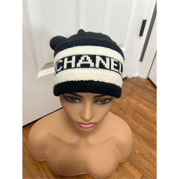 Chanel beanie - Picture 2 of 13